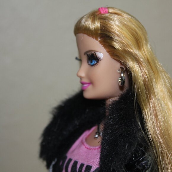 Barbie Life in the Dreamhouse Glam Luxe Style Blonde Doll Rooted Eyelashes RARE - Picture 4 of 11
